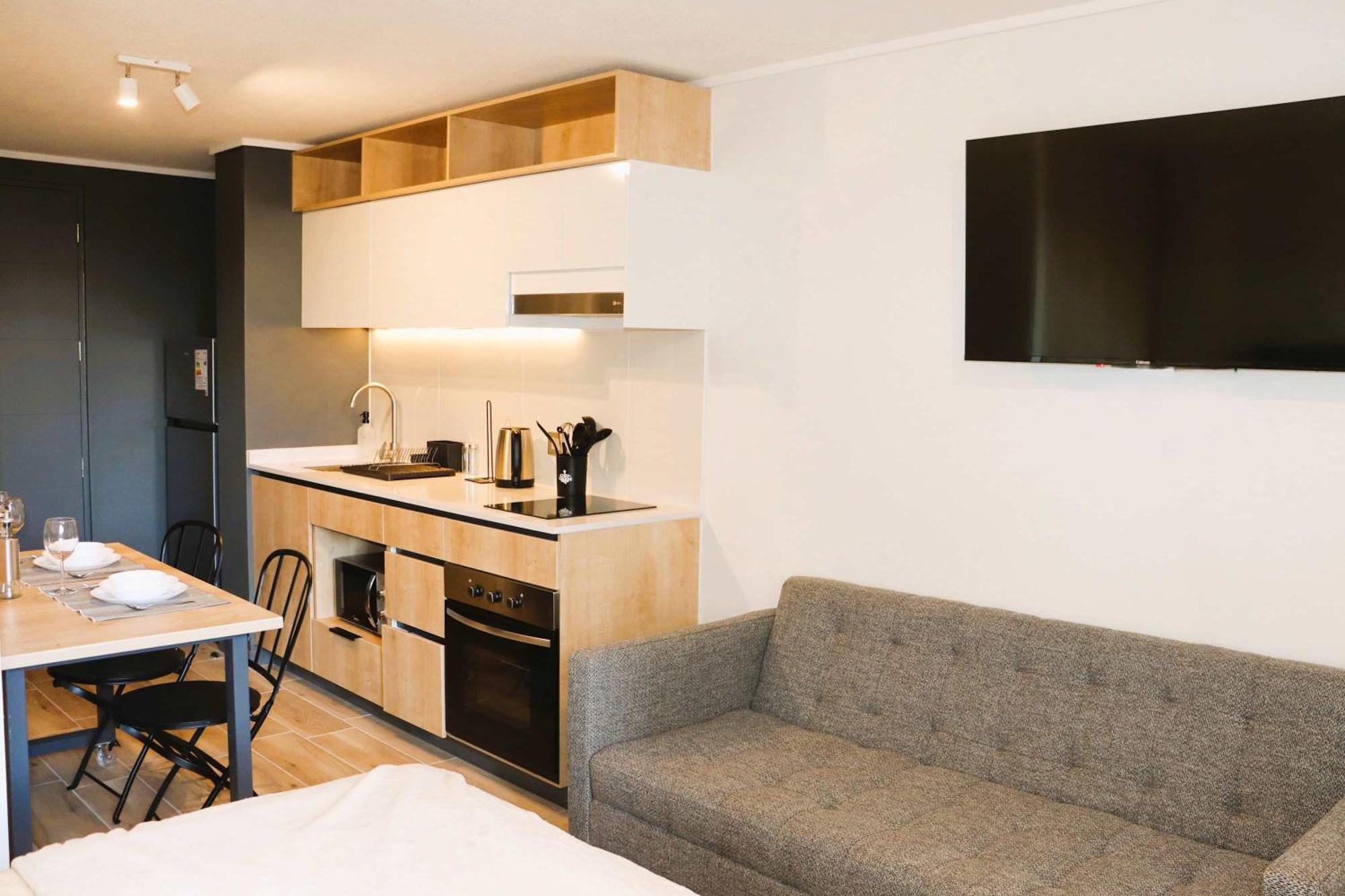 Hom I A Estrenar Estudio Con Airea En Calle Curico *