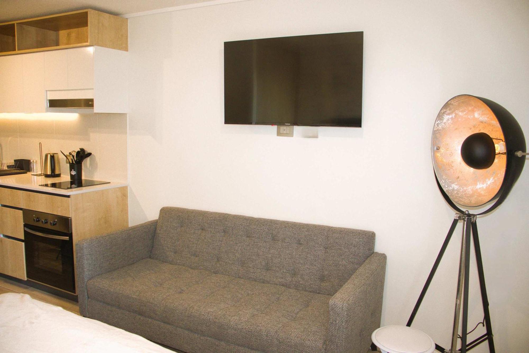Hom I A Estrenar Estudio Con Airea En Calle Curico